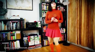 Ludella Hahn – Velma Scared Stiff: A Cosplay Fetish Parody